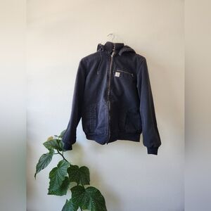 ✨️SOLD✨️Womens Carhart sherpa lined Jacket Size Womens Medium
